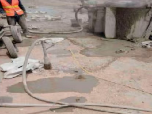 中堂镇水泥混凝土路面板底注浆技术 路面脱空注浆整治方案