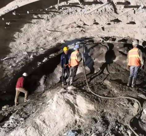 中堂镇拱顶带模注浆料的施工流程及注意事项